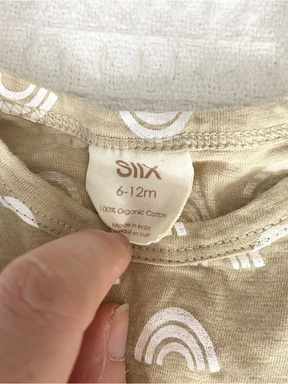 Organic Cotton Neutral Rainbow and Sea Creature Baby Onesies 12M - Picture 2 of 4